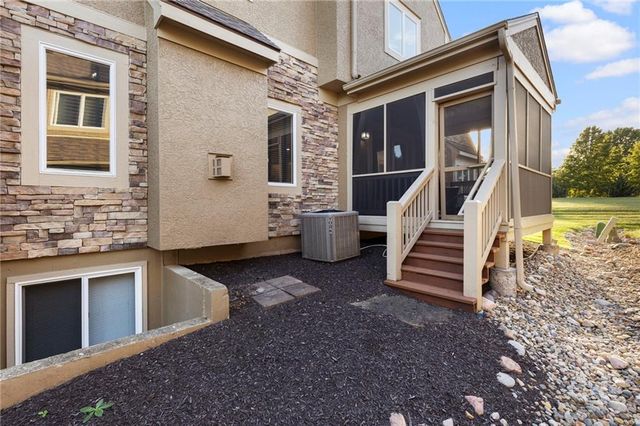 13942 S Summit Street, Olathe, KS 66062