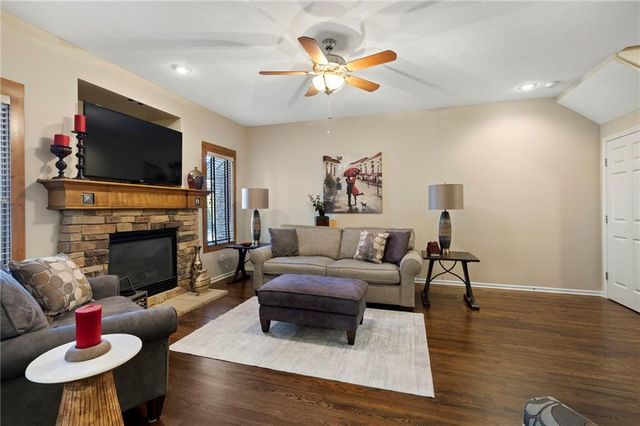 13942 S Summit Street, Olathe, KS 66062