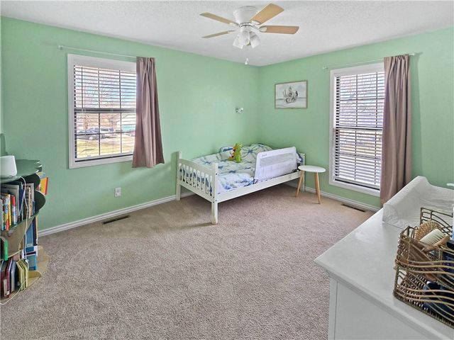 1206 Cambridge Drive, Warrensburg, MO 64093