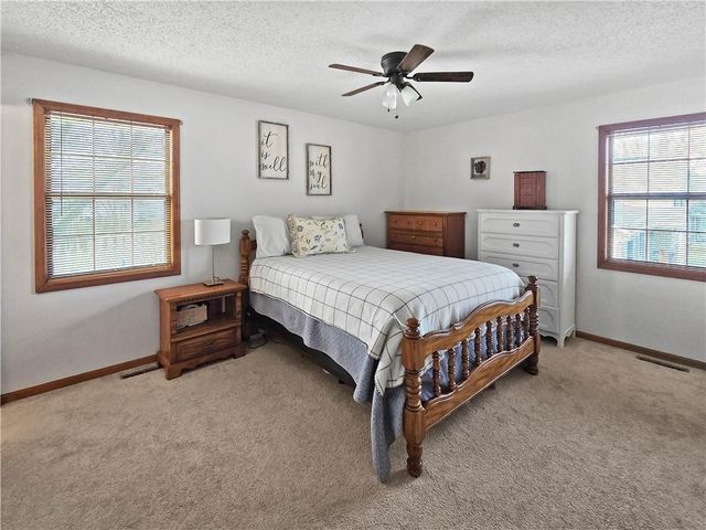 1206 Cambridge Drive, Warrensburg, MO 64093