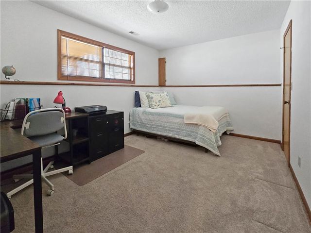 1206 Cambridge Drive, Warrensburg, MO 64093