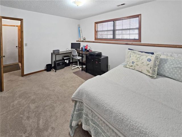 1206 Cambridge Drive, Warrensburg, MO 64093