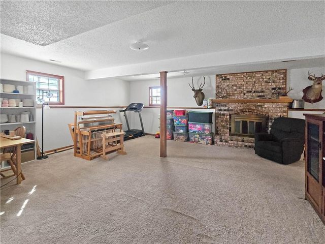 1206 Cambridge Drive, Warrensburg, MO 64093