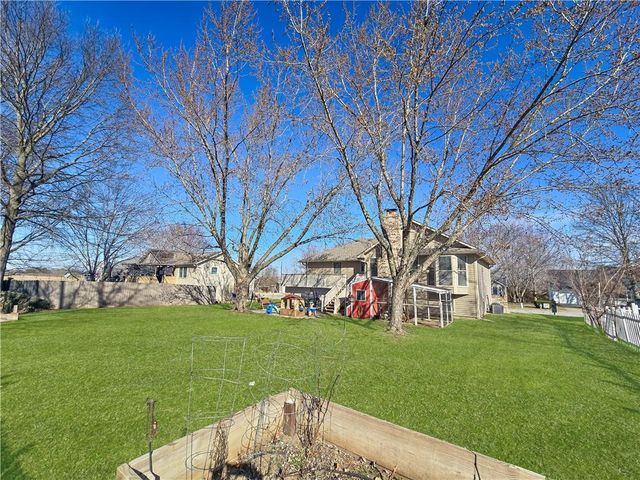 1206 Cambridge Drive, Warrensburg, MO 64093