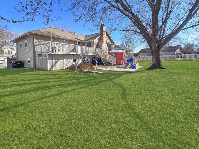 1206 Cambridge Drive, Warrensburg, MO 64093