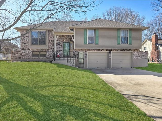 1206 Cambridge Drive, Warrensburg, MO 64093