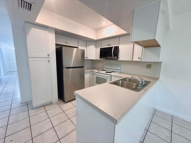 7643 NW 74th Avenue 1-2, Tamarac, FL 33321