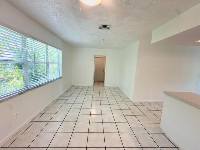7643 NW 74th Avenue 1-2, Tamarac, FL 33321