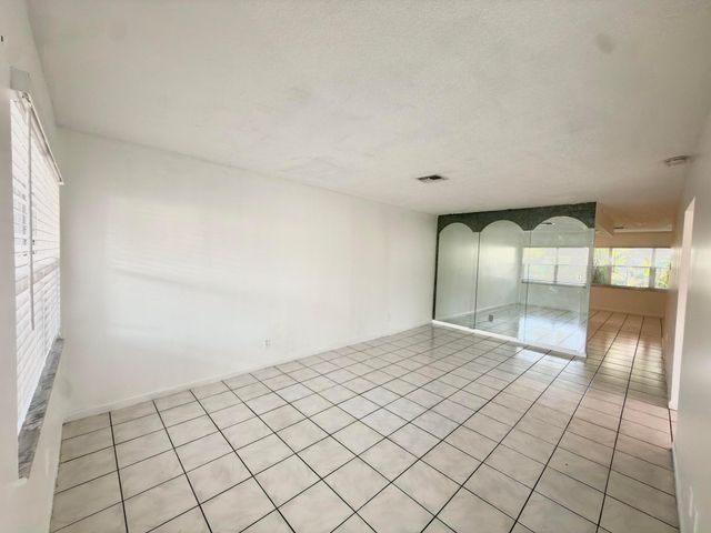 7643 NW 74th Avenue 1-2, Tamarac, FL 33321