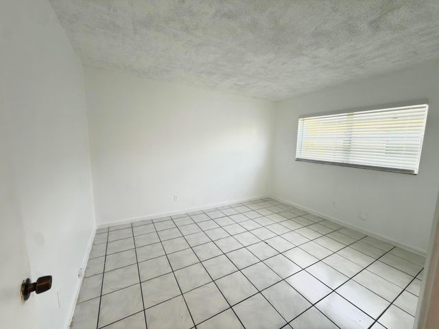 7643 NW 74th Avenue 1-2, Tamarac, FL 33321