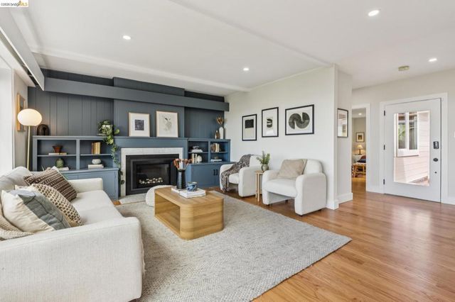 218 Cambridge Ave, Kensington, CA 94708
