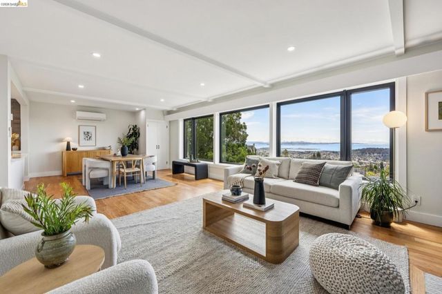 218 Cambridge Ave, Kensington, CA 94708
