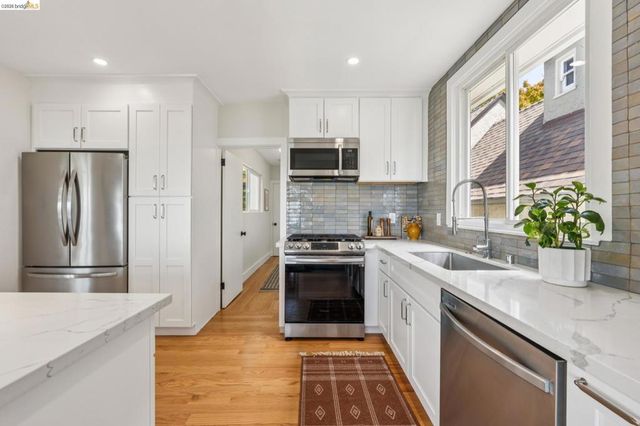 218 Cambridge Ave, Kensington, CA 94708