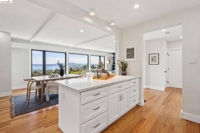 218 Cambridge Ave, Kensington, CA 94708