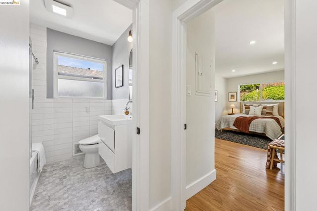 218 Cambridge Ave, Kensington, CA 94708