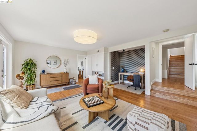 218 Cambridge Ave, Kensington, CA 94708
