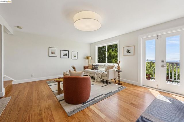 218 Cambridge Ave, Kensington, CA 94708
