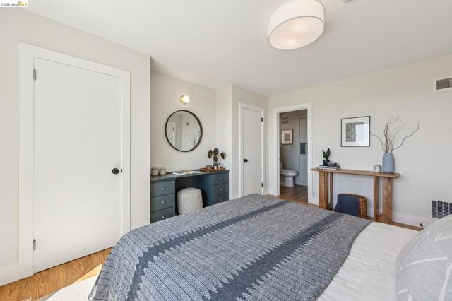 218 Cambridge Ave, Kensington, CA 94708