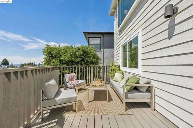 218 Cambridge Ave, Kensington, CA 94708