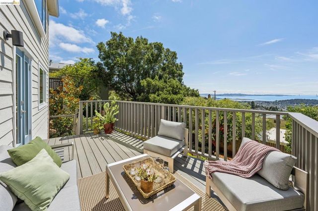 218 Cambridge Ave, Kensington, CA 94708