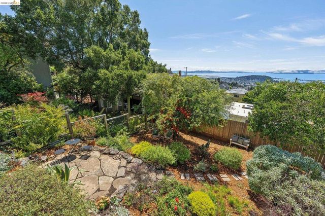 218 Cambridge Ave, Kensington, CA 94708