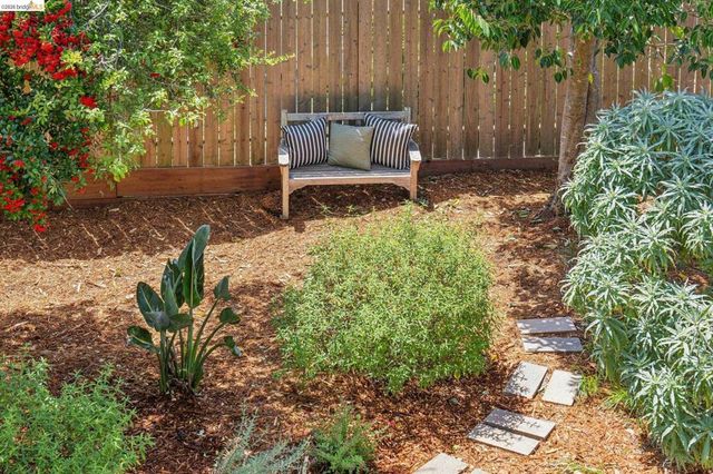 218 Cambridge Ave, Kensington, CA 94708
