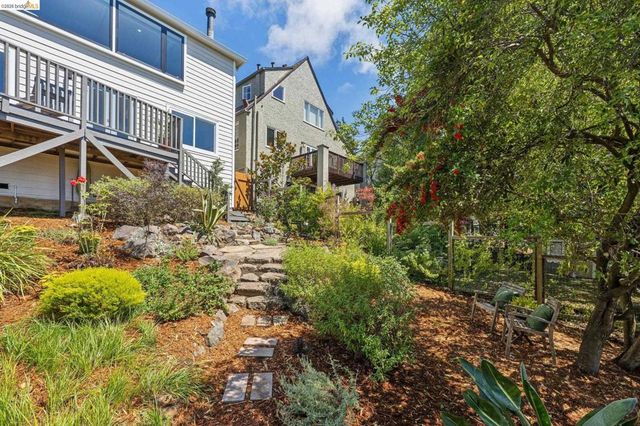 218 Cambridge Ave, Kensington, CA 94708