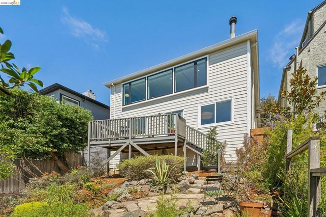 218 Cambridge Ave, Kensington, CA 94708