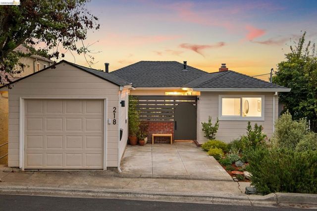 218 Cambridge Ave, Kensington, CA 94708