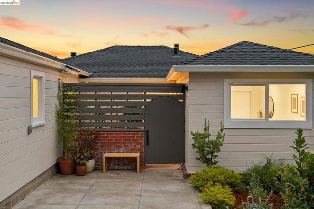 218 Cambridge Ave, Kensington, CA 94708