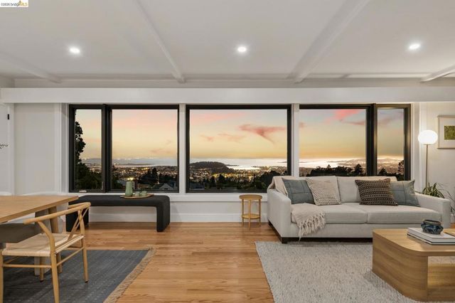 218 Cambridge Ave, Kensington, CA 94708