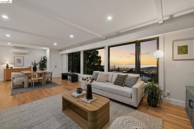218 Cambridge Ave, Kensington, CA 94708