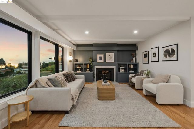218 Cambridge Ave, Kensington, CA 94708
