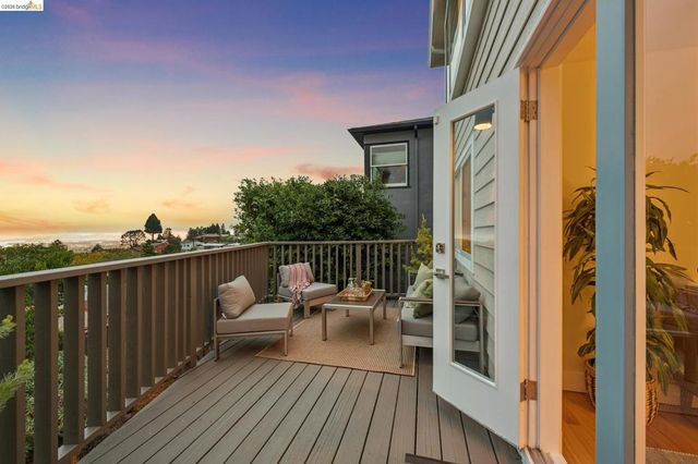 218 Cambridge Ave, Kensington, CA 94708