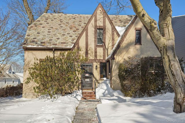 19 Surrey Lane, Yonkers, NY 10710