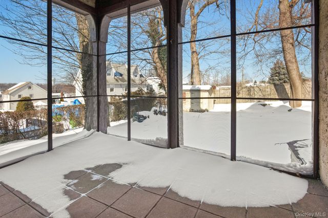 19 Surrey Lane, Yonkers, NY 10710