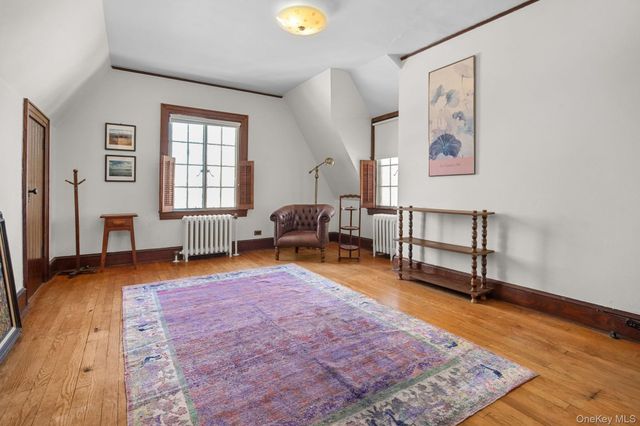 19 Surrey Lane, Yonkers, NY 10710