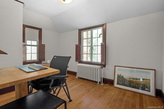 19 Surrey Lane, Yonkers, NY 10710