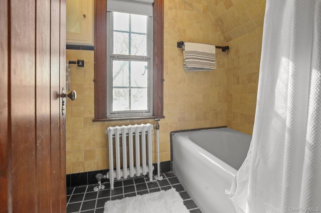 19 Surrey Lane, Yonkers, NY 10710