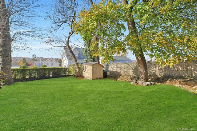 19 Surrey Lane, Yonkers, NY 10710