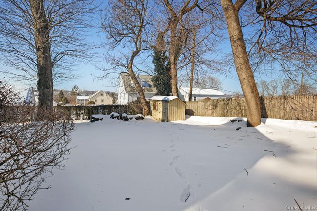 19 Surrey Lane, Yonkers, NY 10710