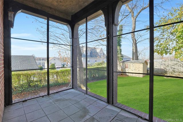 19 Surrey Lane, Yonkers, NY 10710