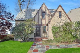 19 Surrey Lane, Yonkers, NY 10710