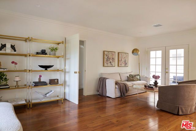4734 Greenbush Avenue, Los Angeles, CA 91423