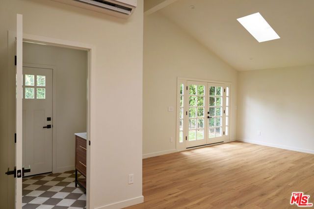 4734 Greenbush Avenue, Los Angeles, CA 91423