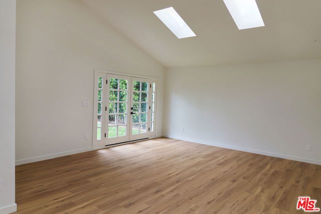 4734 Greenbush Avenue, Los Angeles, CA 91423
