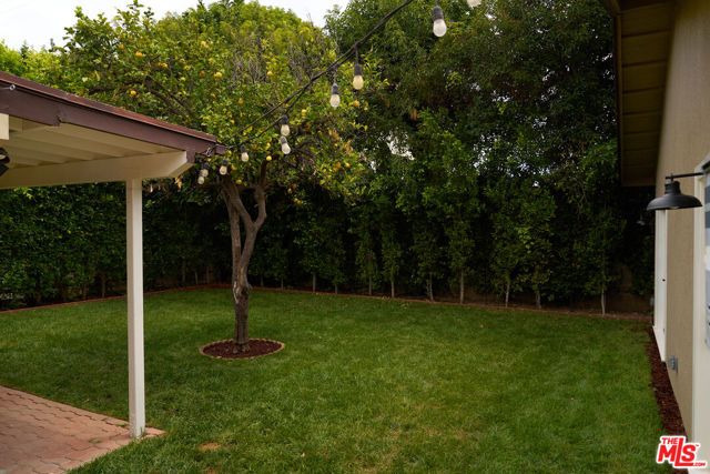 4734 Greenbush Avenue, Los Angeles, CA 91423