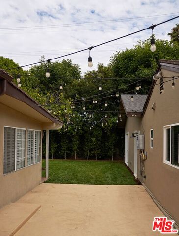4734 Greenbush Avenue, Los Angeles, CA 91423