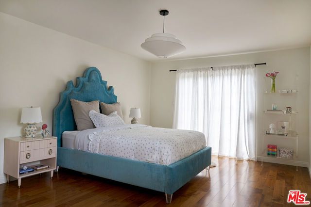 4734 Greenbush Avenue, Los Angeles, CA 91423