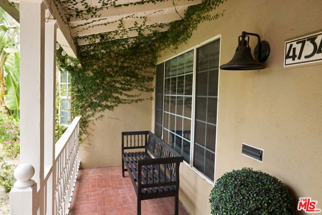 4734 Greenbush Avenue, Los Angeles, CA 91423